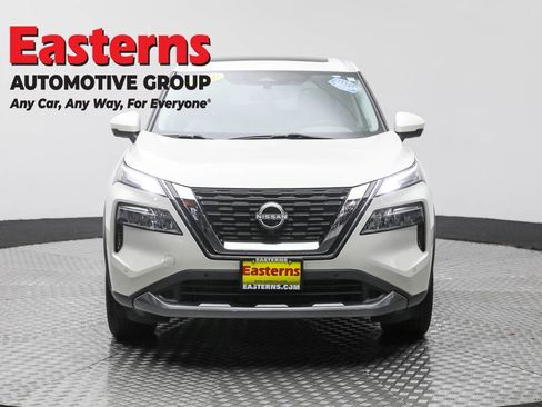 Used 2023 Nissan Rogue SL w/ SL Premium Package image 2