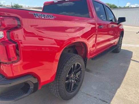 Used 2023 Chevrolet Silverado 1500 LT Trail Boss w/ LPO, Dark Essentials Package AWD/4WD image 12