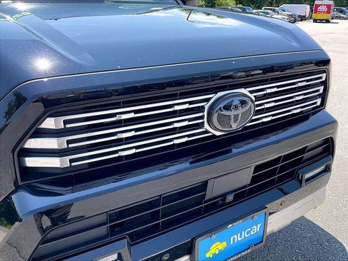 Used 2025 Toyota 4Runner Limited AWD/4WD image 30