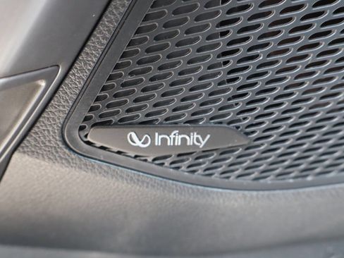 Used 2017 Hyundai Santa Fe Limited image 16