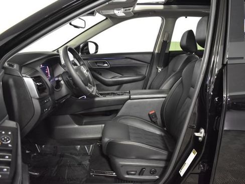 Certified 2026 Nissan Rogue Platinum w/ Platinum Premium Package AWD/4WD image 11