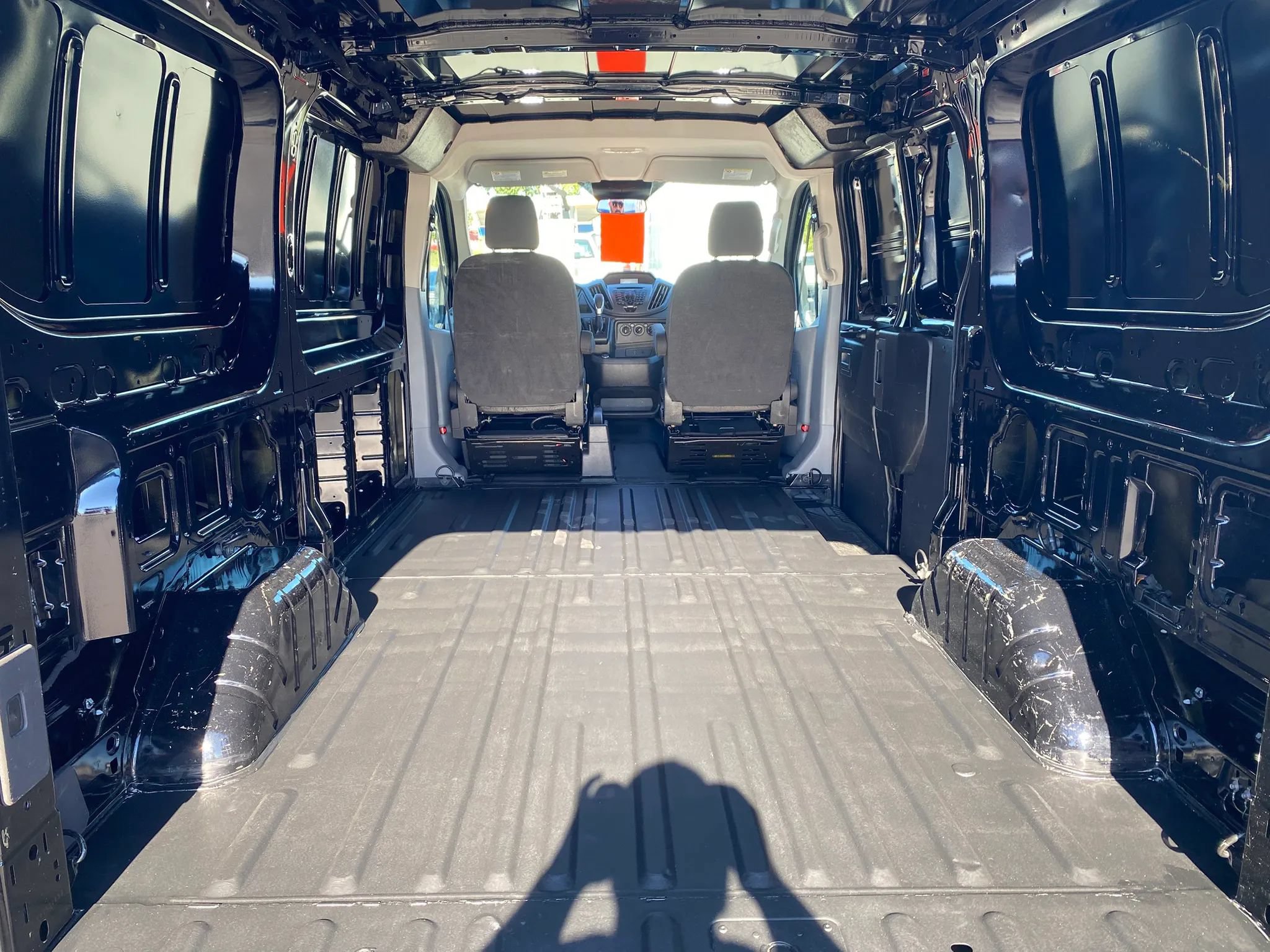 Used 2018 Ford Transit 150 130 Low Roof RWD image 27