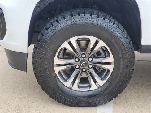 Used 2022 Chevrolet Colorado Z71 w/ Safety Package AWD/4WD image 16