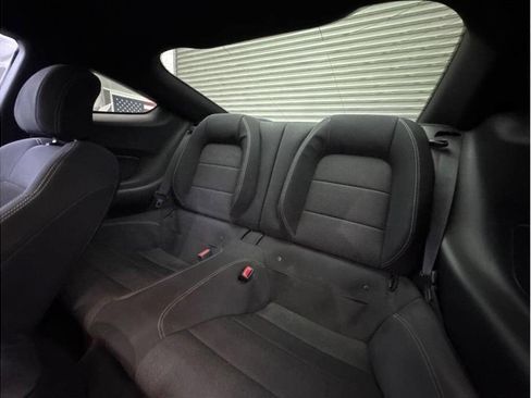 Used 2016 Ford Mustang Coupe RWD image 11
