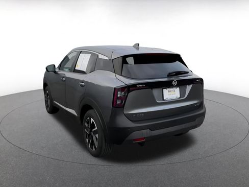 Used 2025 Nissan Kicks SV image 11