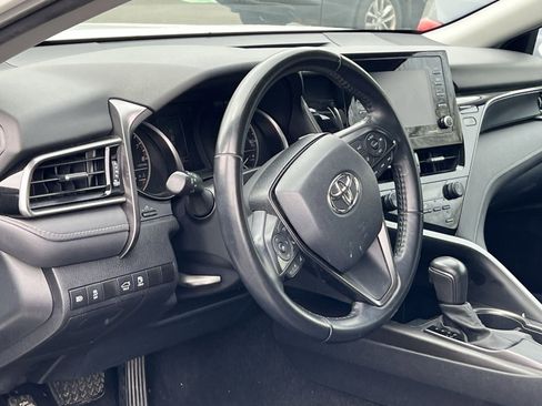 Used 2021 Toyota Camry SE image 14