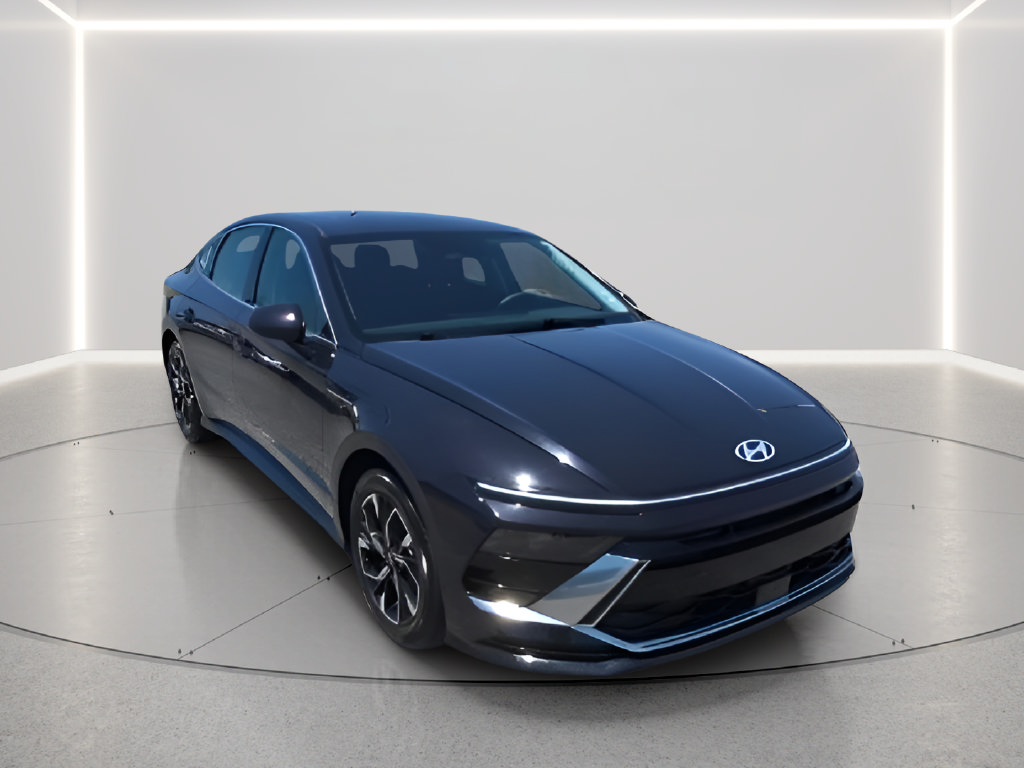 Used 2025 Hyundai Sonata SEL FWD image 2