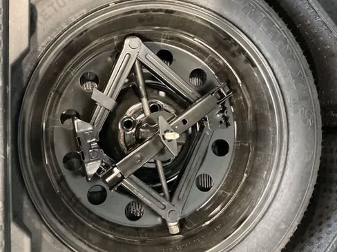 Used 2024 Ford Edge SEL image 28