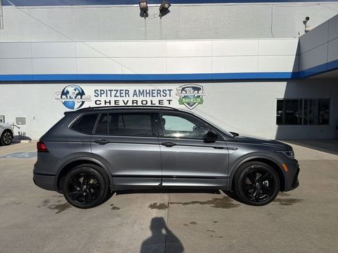 Used 2023 Volkswagen Tiguan SE R-Line FWD image 11