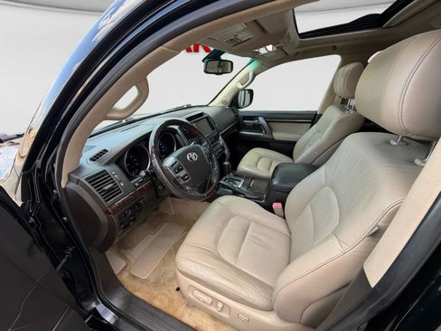 Used 2011 Toyota Land Cruiser w/ Upgrade Pkg AWD/4WD image 11