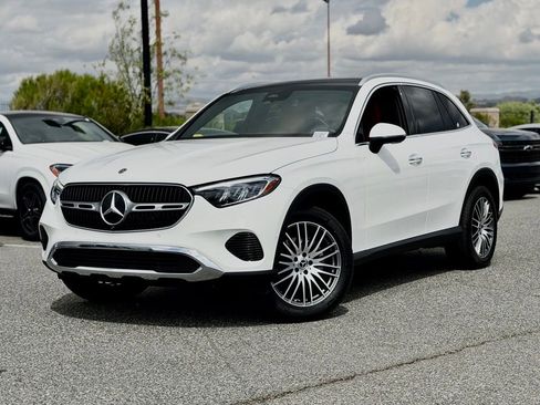 Used 2023 Mercedes-Benz GLC 300 image 2