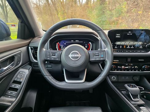 Used 2022 Nissan Rogue Platinum w/ Head-Up Display Package image 22