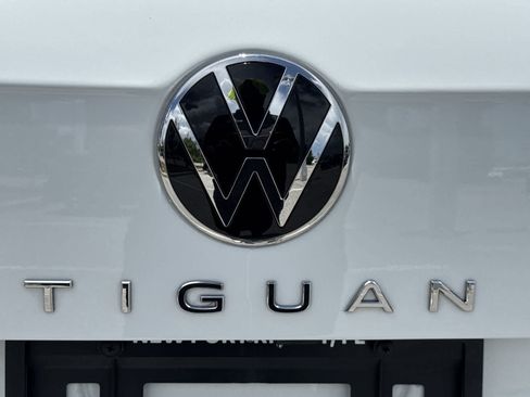 Used 2024 Volkswagen Tiguan SE FWD image 19