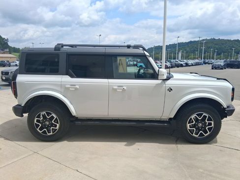 Used 2024 Ford Bronco Outer Banks AWD/4WD image 21