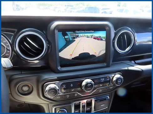 Used 2023 Jeep Wrangler Unlimited Sahara AWD/4WD image 18