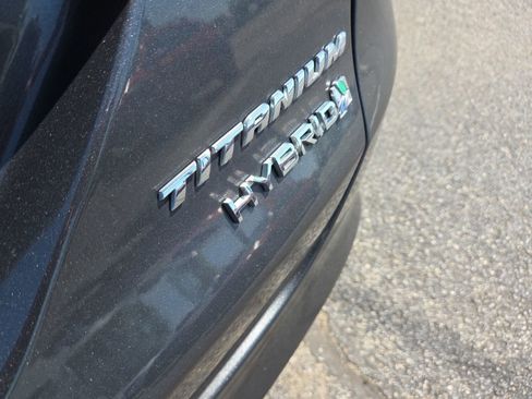 Used 2018 Ford Fusion Titanium FWD image 12