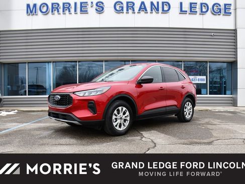 Used 2023 Ford Escape Active image 1