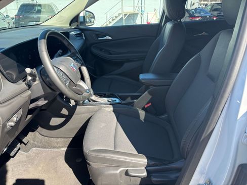 Used 2025 Buick Encore GX Preferred image 25