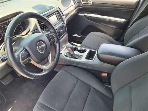 Used 2016 Jeep Grand Cherokee Laredo image 8