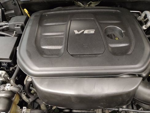 Used 2016 Jeep Grand Cherokee Laredo image 30