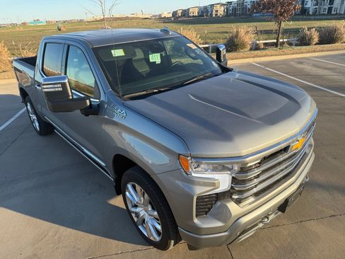 Used 2025 Chevrolet Silverado 1500 High Country w/ High Country Premium Package image 12