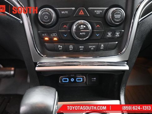 Used 2018 Jeep Grand Cherokee Limited AWD/4WD image 18