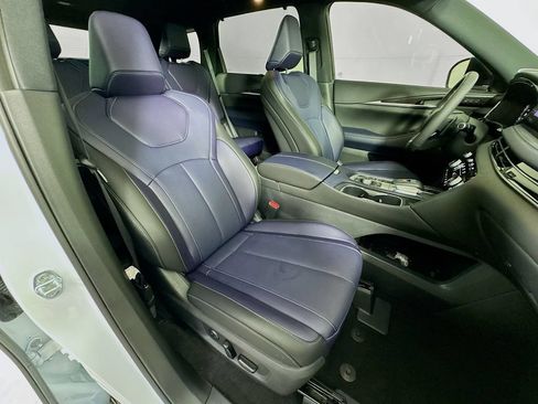 Certified 2026 INFINITI QX60 Sport w/ Dark Cargo Package AWD/4WD image 40
