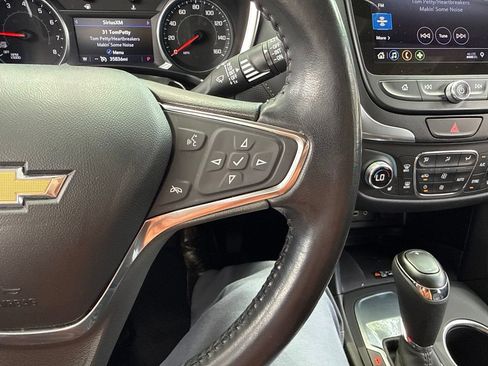 Used 2021 Chevrolet Equinox Premier FWD image 36
