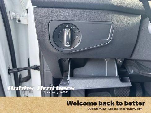 Used 2021 Volkswagen Tiguan SE w/ Panoramic Sunroof Package FWD image 17