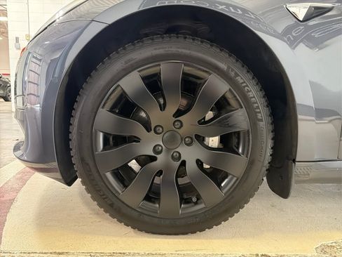 Used 2018 Tesla Model 3 Long Range RWD image 13