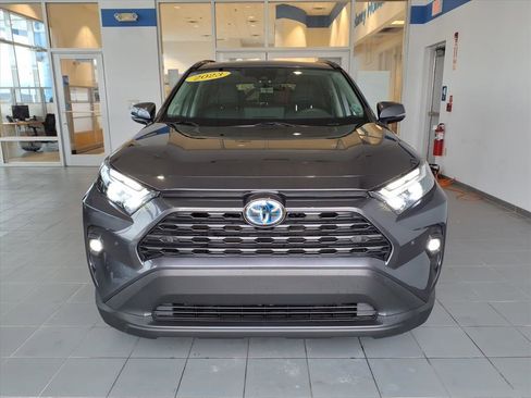 Used 2023 Toyota RAV4 XLE Premium image 8
