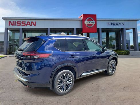 New 2026 Nissan Rogue Platinum AWD/4WD image 2