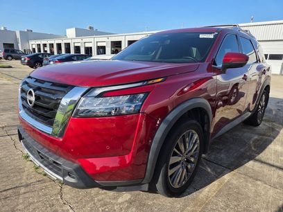 Used 2023 Nissan Pathfinder SL w/ SL Premium Package