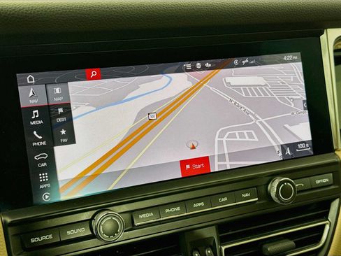 Certified 2021 Porsche Macan AWD/4WD image 18