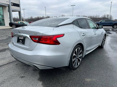 Used 2017 Nissan Maxima SR image 6