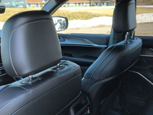 New 2026 Jeep Grand Cherokee Limited w/ Limited Altitude Package image 35