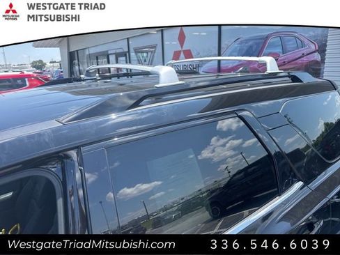 Used 2022 Nissan Pathfinder SV image 5