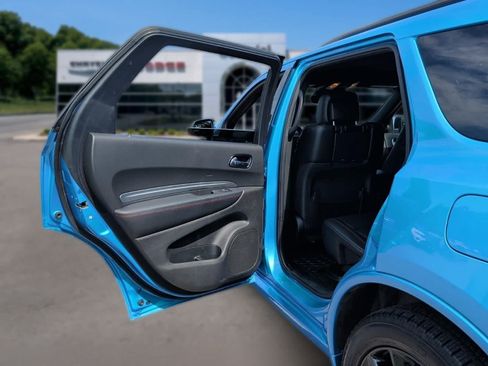 Used 2018 Dodge Durango R/T w/ Technology Group AWD/4WD image 29