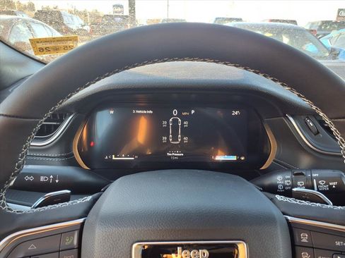 New 2025 Jeep Grand Cherokee L Altitude image 11