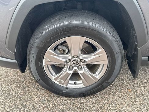 Used 2022 Toyota RAV4 XLE image 40