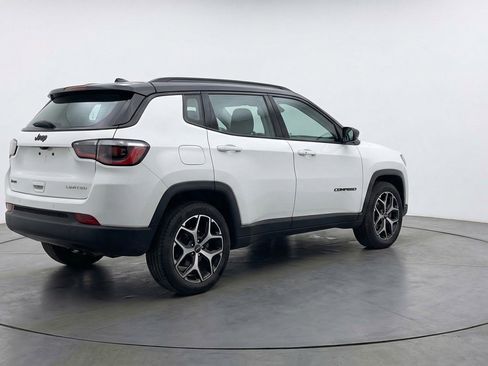 Used 2025 Jeep Compass Limited AWD/4WD image 9