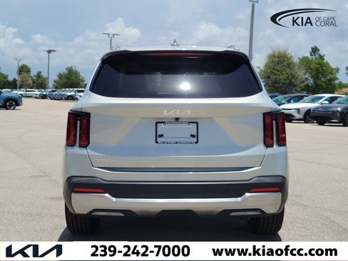 New 2026 Kia Sorento EX w/ EX Premium Package FWD image 5