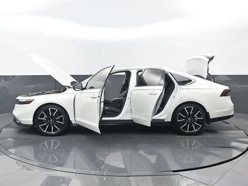 Used 2024 Honda Accord Touring image 35