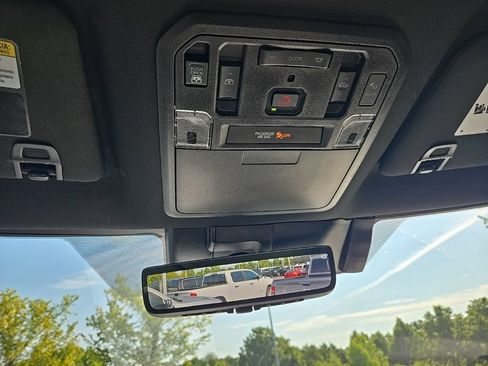Used 2025 Toyota Tundra Platinum AWD/4WD image 21