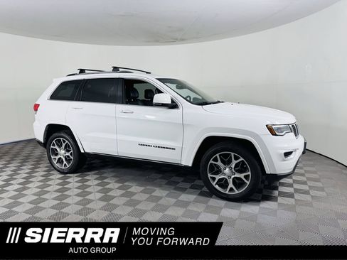Used 2018 Jeep Grand Cherokee Limited AWD/4WD image 1
