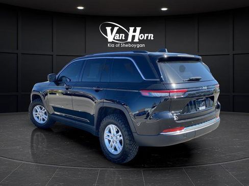 Used 2023 Jeep Grand Cherokee Laredo w/ Luxury Tech Group I AWD/4WD image 5