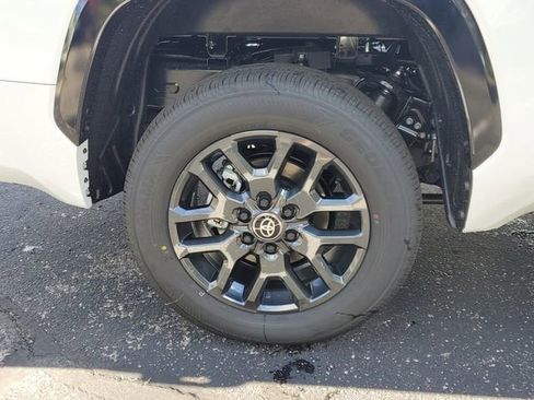 New 2026 Toyota Tundra Platinum AWD/4WD image 5