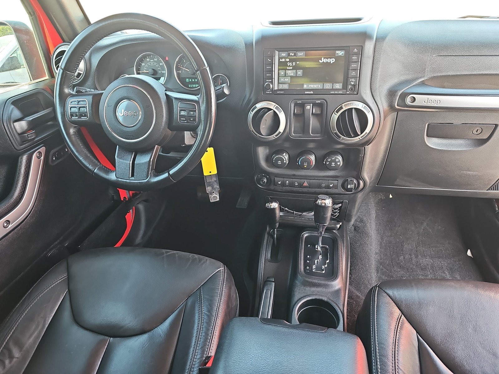 Used 2017 Jeep Wrangler Sahara w/ Dual Top Group AWD/4WD image 9