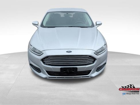 Used 2016 Ford Fusion SE FWD image 9