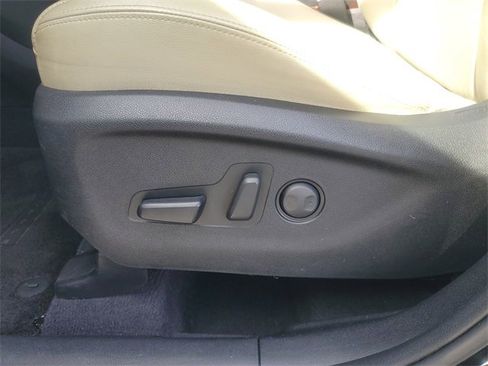 Used 2018 Kia Sorento EX w/ EX Advanced Touring Package image 17